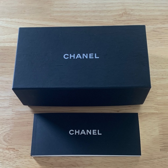Chanel Box - Picture 1 of 6